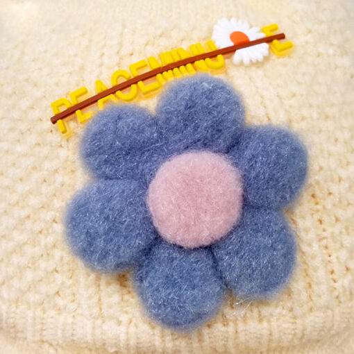 StarAndDaisy Kids Woolen Cap (Upto 4 years kids – Cream with BLue) - Image 5