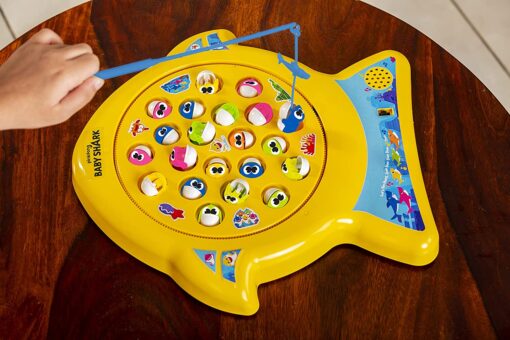 Pinkfong Baby Shark Musical Go Fish Game - Image 5